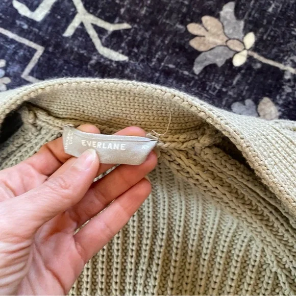 Everlane Cropped Chunky Cardigan - Picture 2 of 5